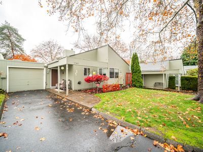 1785 NW Rolling Hill Dr