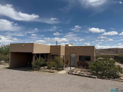 907 Lucky St