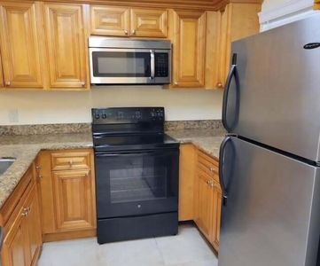 1442 E Lake Crystal Drive E #E