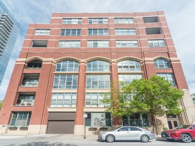 2001 S Calumet Ave APT 408