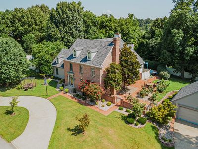 2435 Ridgewood Dr