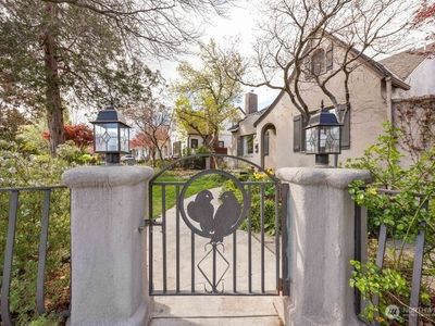 22 N Franklin Avenue