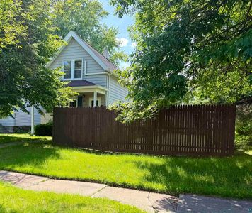 23 S 64th Ave W