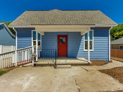 2038 Adams Ave