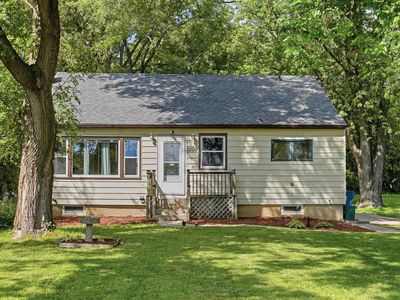 Property at 1009 Chicago Ave, Dixon, IL