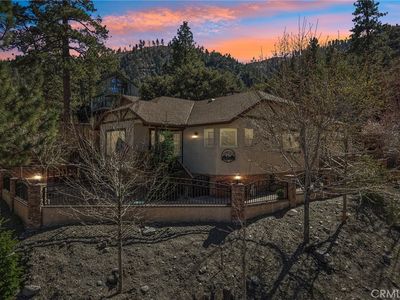 5319 Desert View Dr
