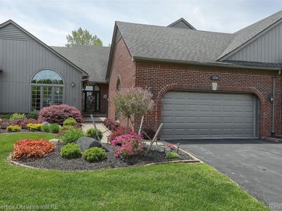 2200 Barberry Dr #7