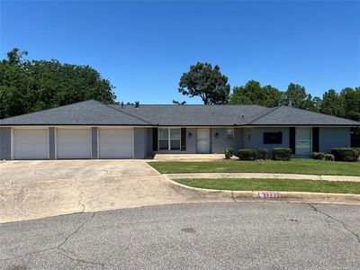 1233 Crossroads Ct