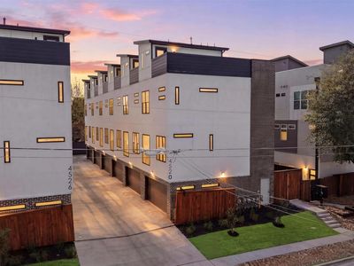 4526 Cabell Dr #101