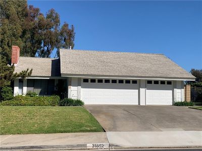 31852 Avenida Evita