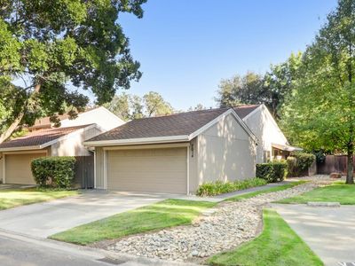 7014 La Cuesta Ln
