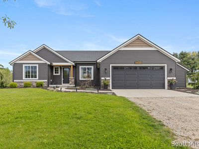 6584 Mapleview Dr