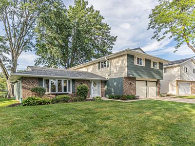 864 Pinehurst Ln