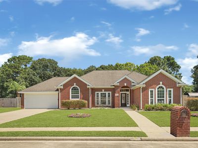 110 Regal Ln