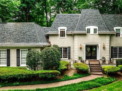 1382 W Wesley Rd NW