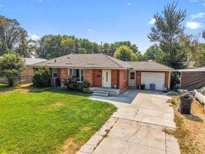 2040 Conant Ave