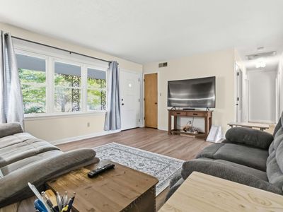 233 Mimosa Ave