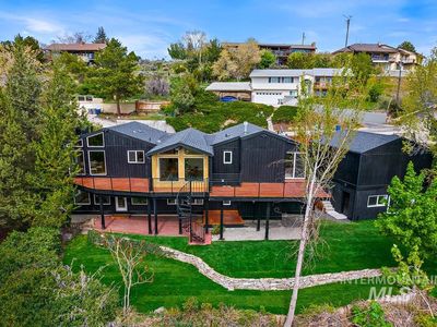 2629 N Hillway Dr