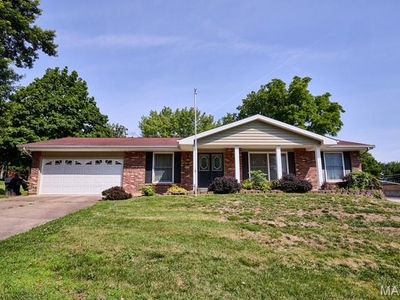 Property at 3001 Arrow Rock Dr, Saint Charles, MO