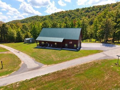 24 River Chase Dr