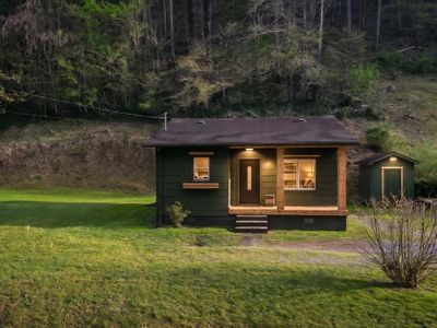 582 Town Mountain Rd