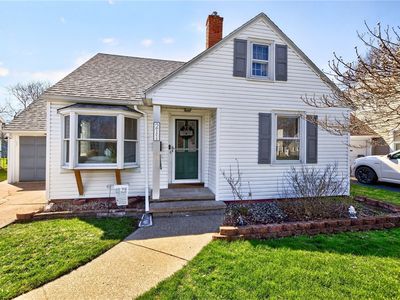 211 Cabot Rd