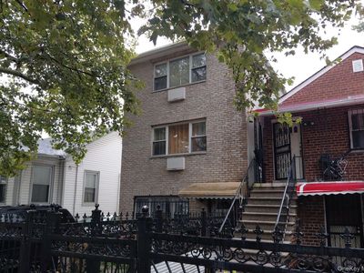 1022 E 232nd Street