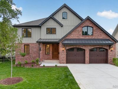 216 W Essex Ave