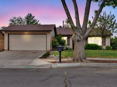 5625 Chimayo Dr NW