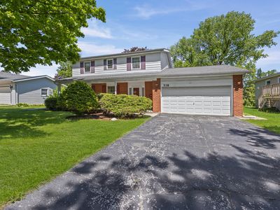 Property at 538 Maple Ln, Darien, IL