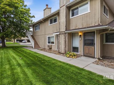 759 Meadows Dr APT 3