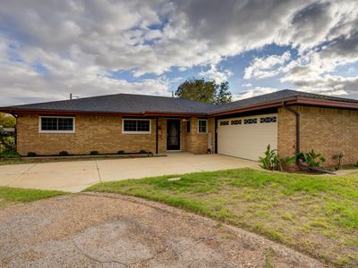 Property at 1410 2nd St, Plains, TX