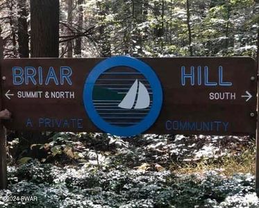 Property at 11 N Briar Hill Rd, Lakeville, PA