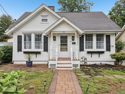 52 Prairie Avenue