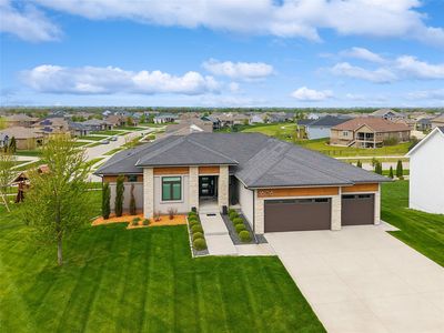 1606 NE Hillside Ct