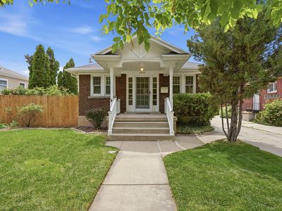 1434 E Ramona Ave