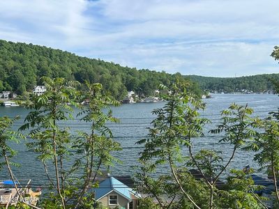 1523 Lakeside Dr