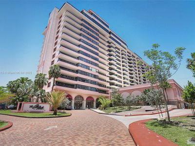 5225 Collins Ave APT 1216