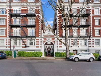 1811 NW Couch St APT 102