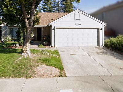8159 Derbyshire Cir