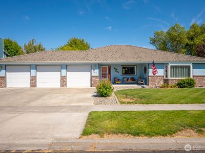 216 E Tanglewood Drive