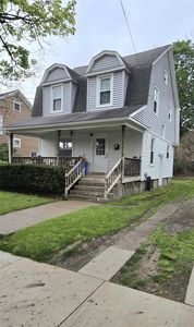 87 Rotary Ave
