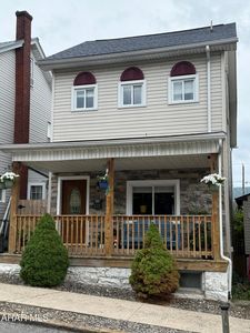 207 Howard Ave