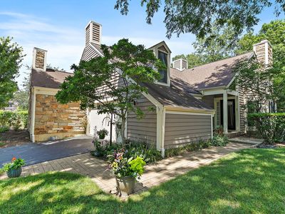 Property at 30 Whittington Crse, St Charles, IL