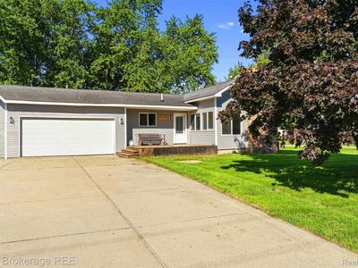 4443 N Gale Rd