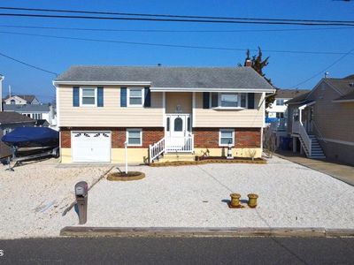 3212 Beachview Drive