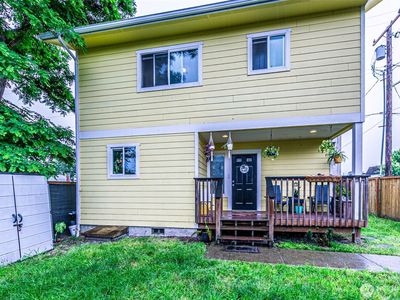 106 2nd Street NE