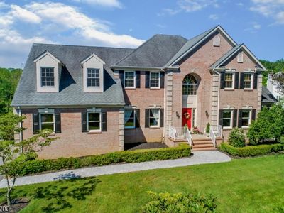 36 Beacon Hill Dr