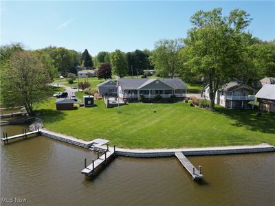 6964 Lakeview Dr
