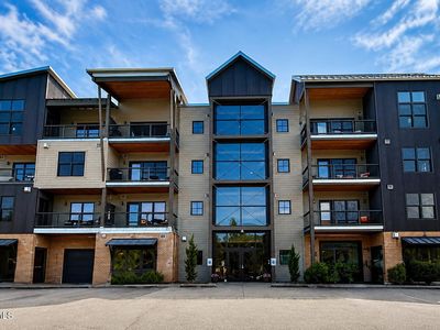 834 McKinley Ave #205